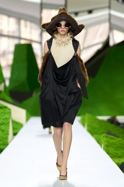 Look 24